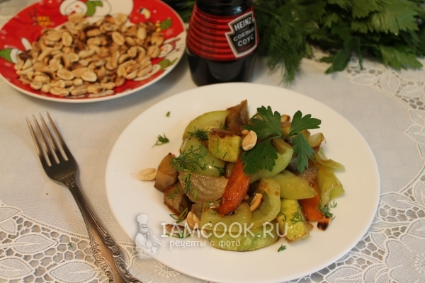 Рецепт тёплого овощного салата с орешками