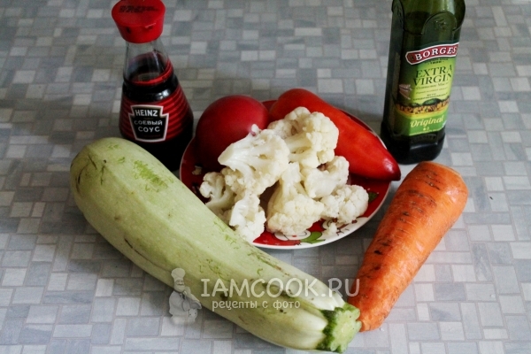 Ингредиенты для овощного рагу с цветной капустой и кабачками