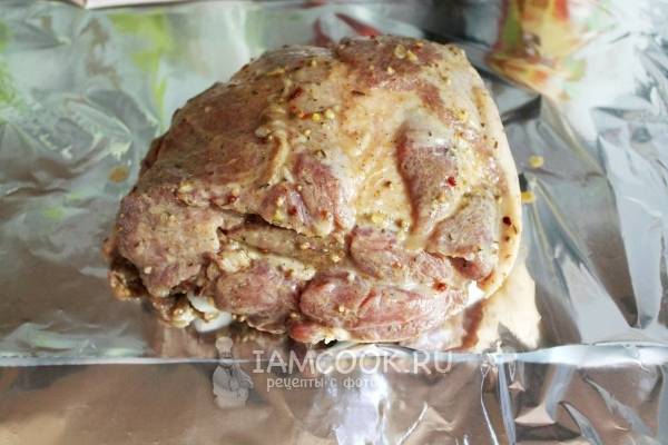 Как приготовить Запеченная свиная шея целым куском в духовке рецепт пошагово