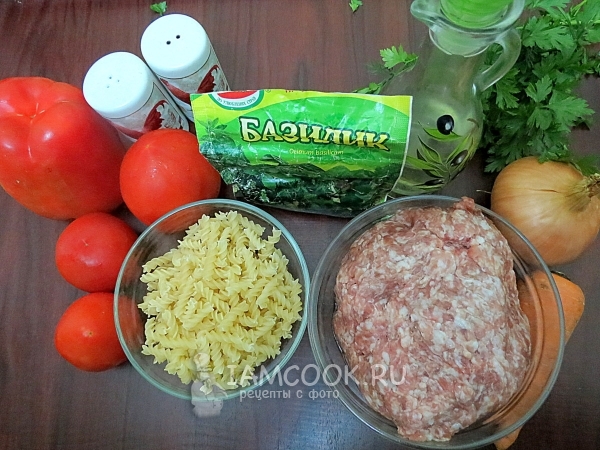 Ингредиенты для макарон с фаршем и помидорами