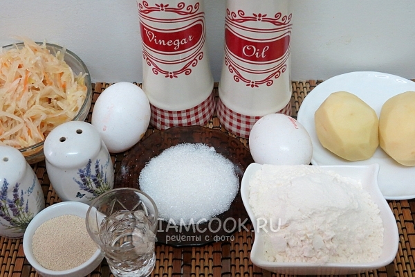 Ингредиенты для жареных пирожков с квашеной капустой и яйцом