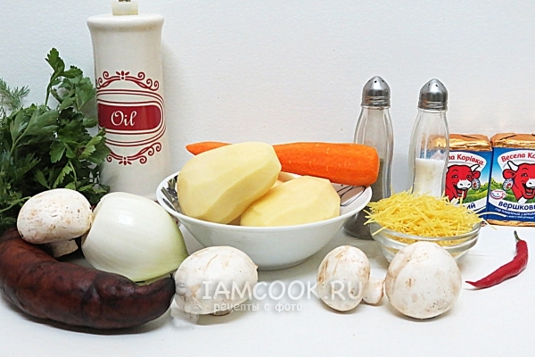 Ингредиенты для сырного супа из плавленного сыра с копчёной колбасой
