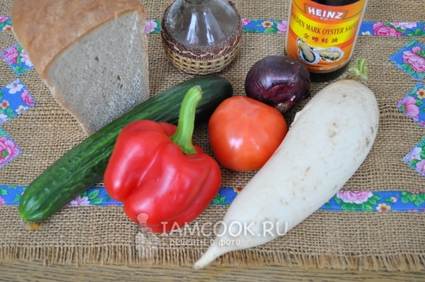 Ингредиенты для хрустящего салата с дайконом и сухариками