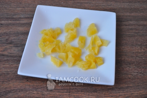 Порезать ананасы