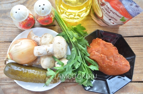 Ингредиенты для салата с жареными грибами и ветчиной