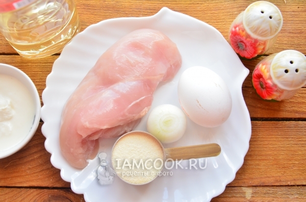 Ингредиенты для рубленных куриных котлет в духовке (из куриной грудки)