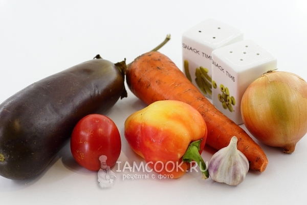 Ингредиенты для рагу из баклажанов и помидоров