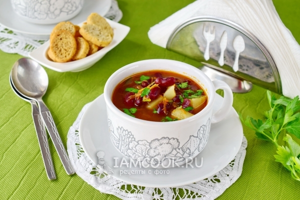 Фото постного фасолевого супа с консервированной фасолью