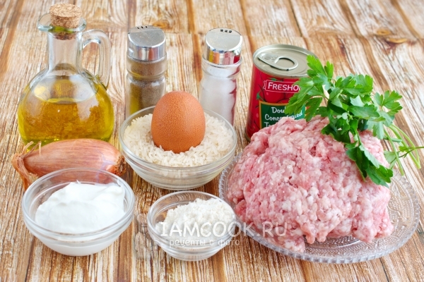 Ингредиенты для тефтелей с рисом с подливкой