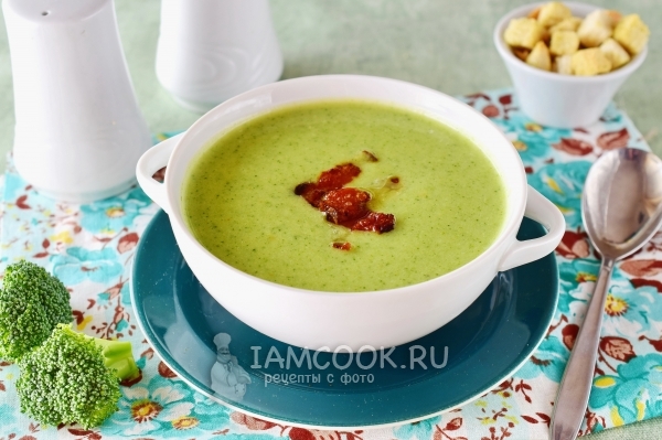 Фото супа-пюре (крем-супа) из брокколи со сливками