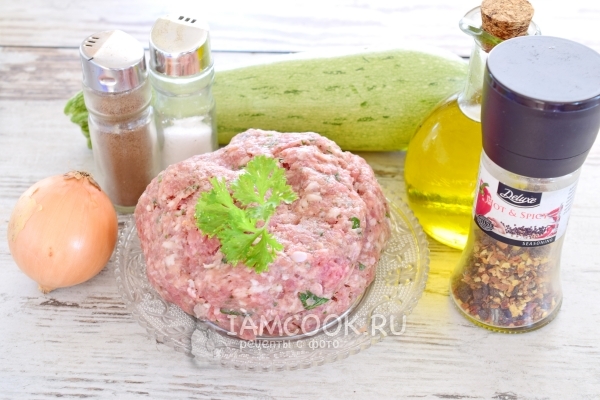 Ингредиенты для мясных котлет с кабачками