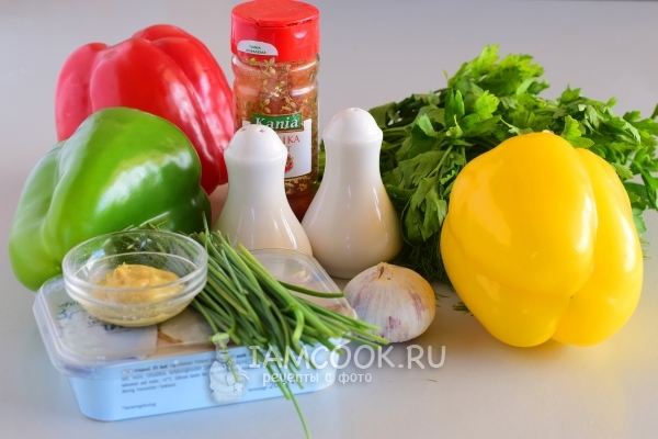 Ингредиенты для перца, фаршированного творогом с чесноком и зеленью