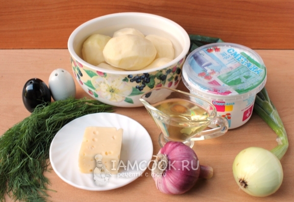 Ингредиенты для картошки со сметаной и чесноком в духовке