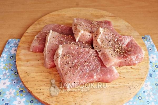 Вариант 1: Свинина с овощами в духовке - классический рецепт с фото