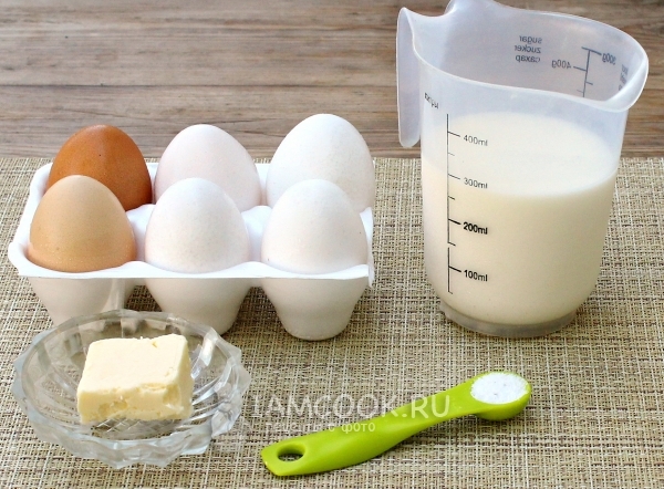 Ингредиенты для пышного омлета с молоком в духовке