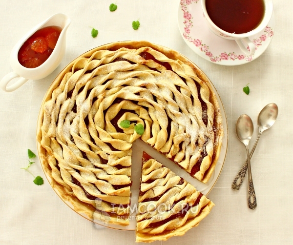 Фото пирога с яблочным вареньем