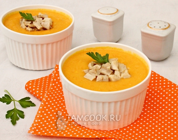 Фото супа-пюре из моркови с курицей