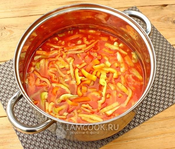 Отличный соус из перца, лука и томатов - к макаронам и мясу