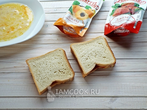 Соединить два куска хлеба вместе