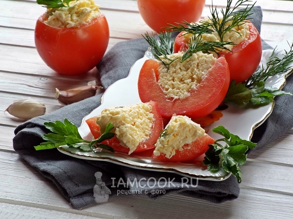 Фото помидоров, фаршированных сыром и чесноком