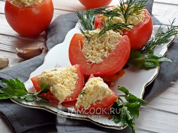 Рецепт помидоров, фаршированных сыром и чесноком