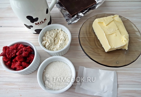 Ингредиенты для малинового печенья с шоколадом (на сливочном масле)