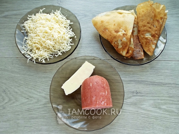 Ингредиенты для блинчиков с колбасой и сыром