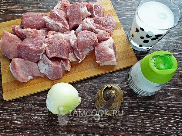 Ингредиенты для шашлыка в кефире из свинины