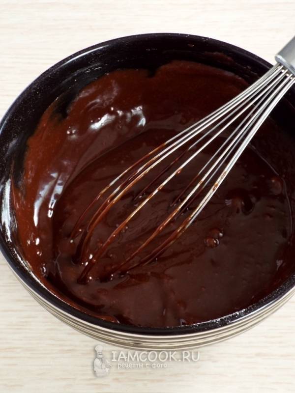 Как приготовить Шоколадные кексы с жидкой начинкой рецепт пошагово