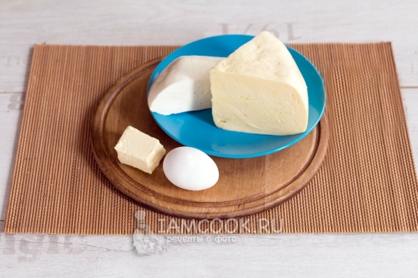 Подготовить сыр, масло и яйцо