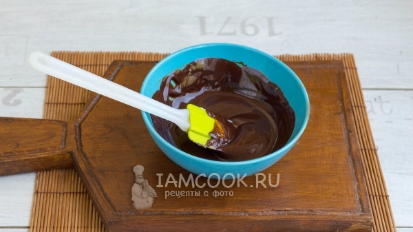 Растопить шоколад с маслом