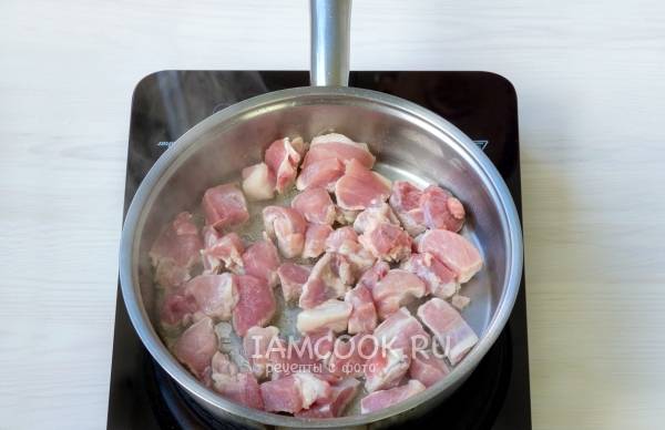 Мясо в духовке с подливкой