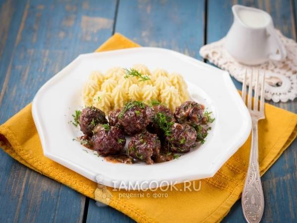 Quer você as chame de köttbullar, bitterballen, frikadelle ou