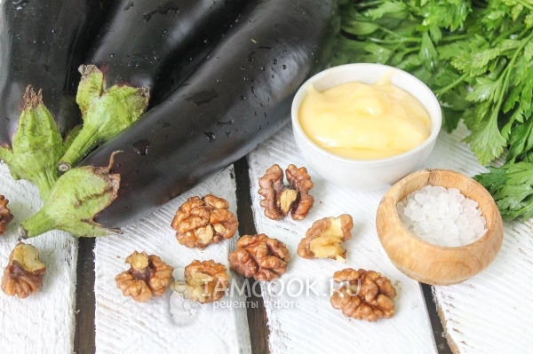 Ингредиенты для рулетиков из баклажанов с грецкими орехами