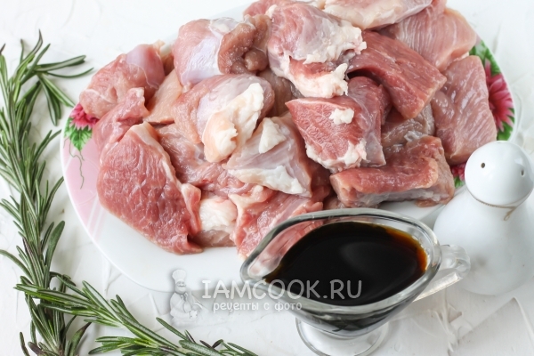 Ингредиенты для свинины в соевом соусе в духовке
