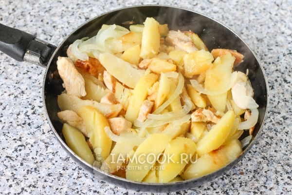 Рецепт жареной картошки с курицей на сковороде
