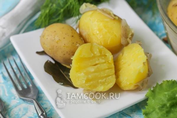 Печеная картошка в микроволновке, рецепт с фото