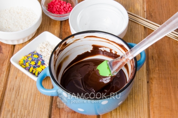 Растопить масло с шоколадом