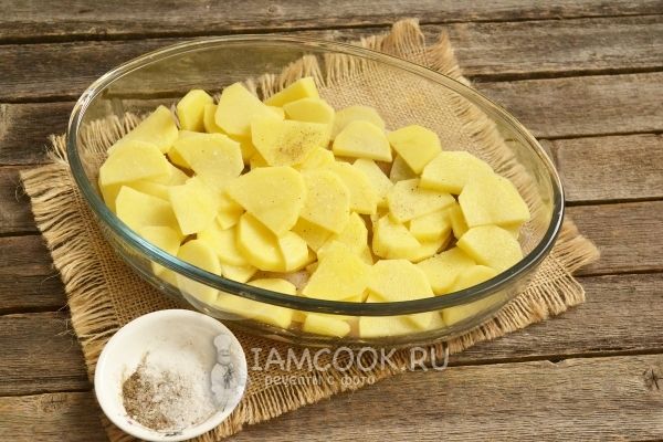 Посолить картофель