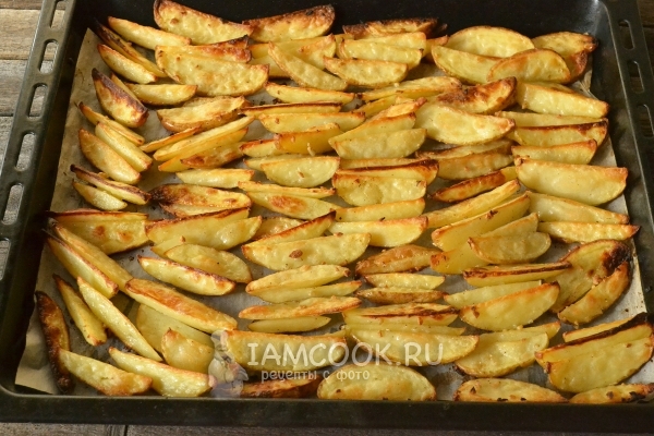 Фото картофеля по-деревенски с чесноком в духовке