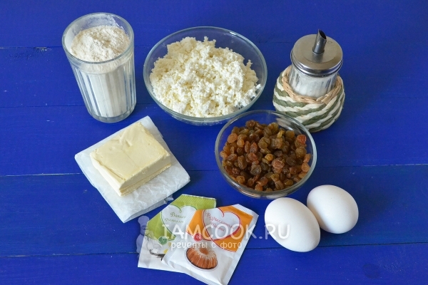 Ингредиенты для творожных кексов с изюмом