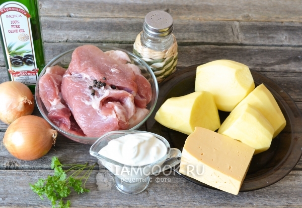 Ингредиенты для мяса по-французски с картофелем и фаршем