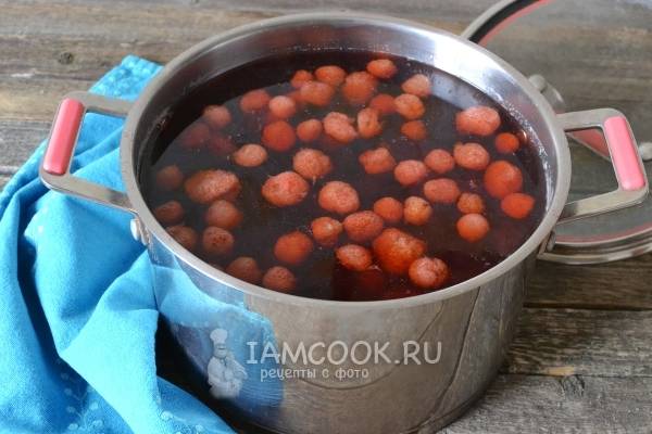 Рецепт компота из клубники и клюквы с фото пошагово на Вкусном Блоге