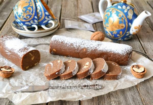 Шоколадная колбаса из печенья, как в СССР: классический рецепт