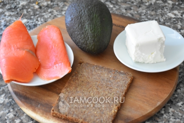 Ингредиенты для тартинок с копченым лососем и авокадо