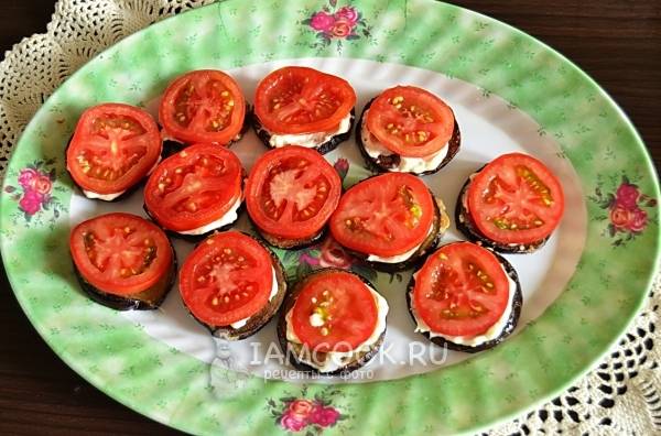 Жареные баклажаны с помидорами и чесноком - рецепт автора Замира
