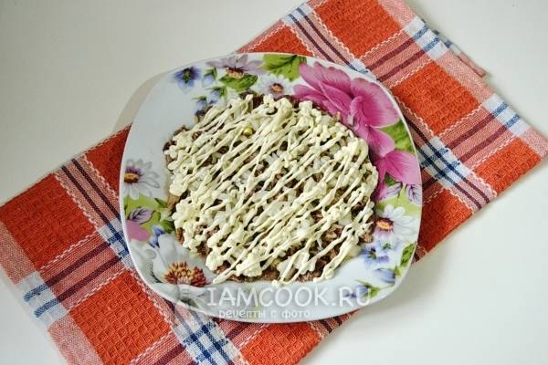 Быстрый и доступный салат Подсолнух со шпротами, рецепты с фото