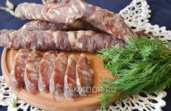 Домашняя колбаса вяленая по-болгарски