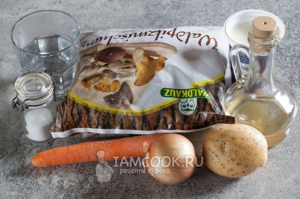 Ингредиенты для грибного супа-пюре (крем-супа) со сливками