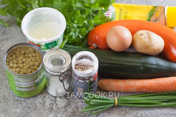 Ингредиенты для салата «Оливье» с колбасой и свежим огурцом